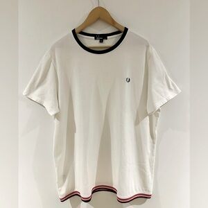 Fred Perry
Cream color
Size XL